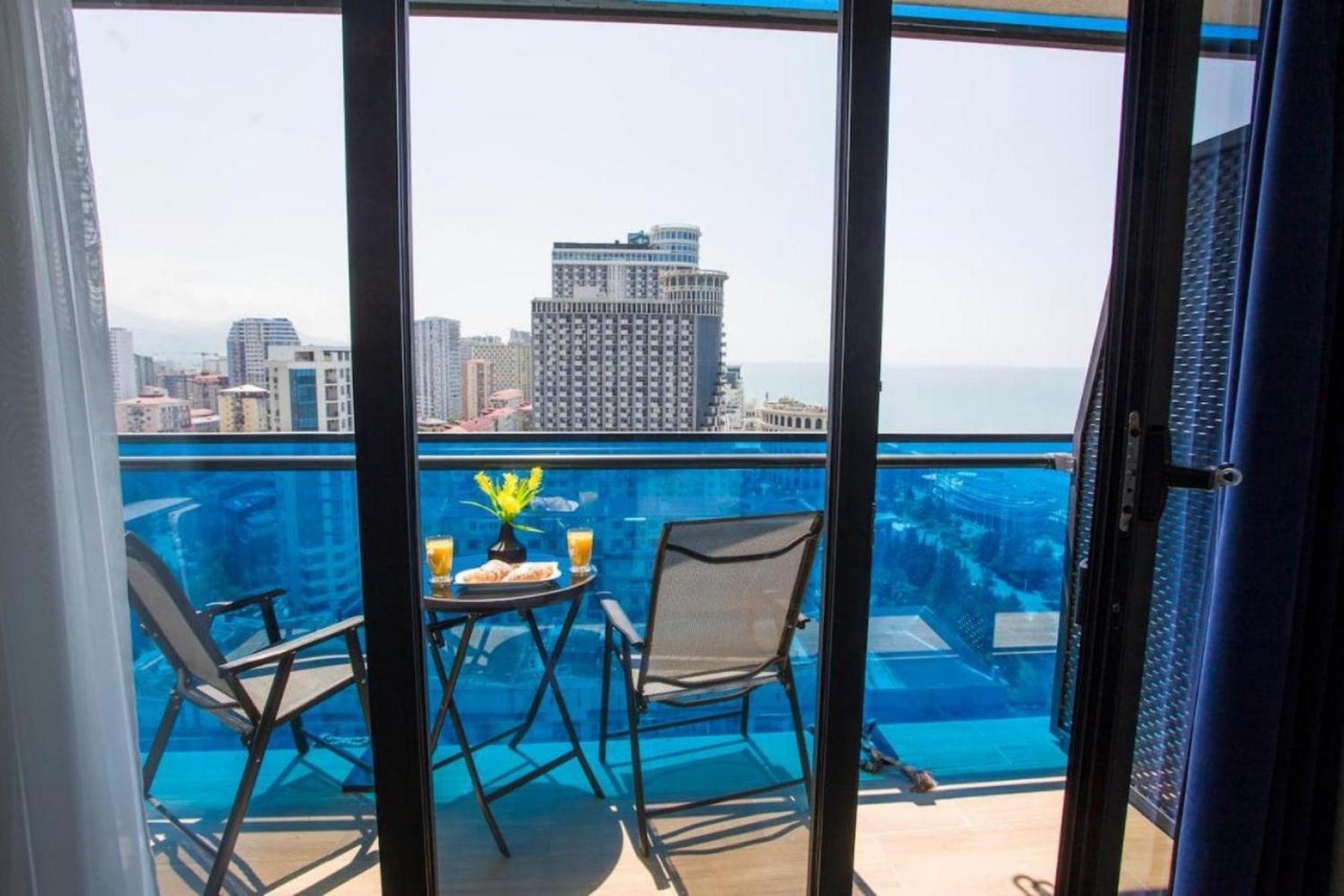 Orbi City-Sea View Aparthotel Batumi Bagian luar foto